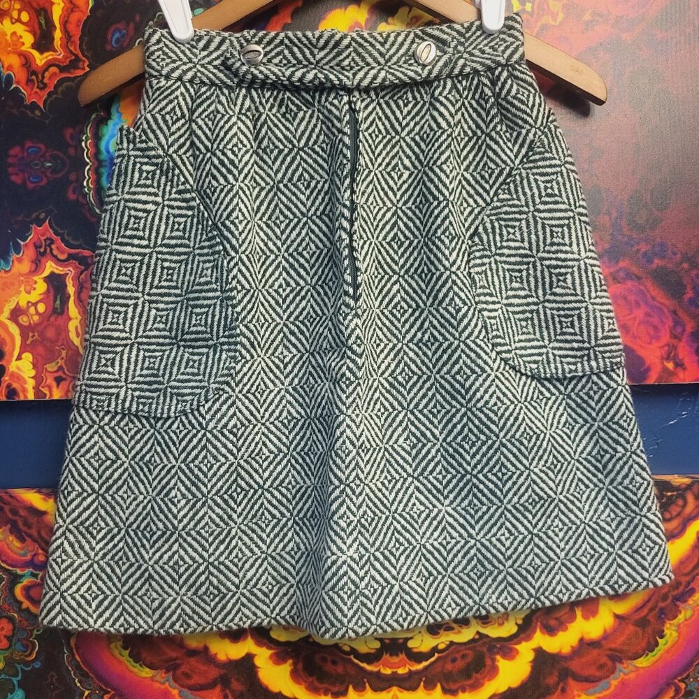 VINTAGE ~ Tami Originals ~ No Size - 24” Waist~ Green and White ~ Wool Skirt